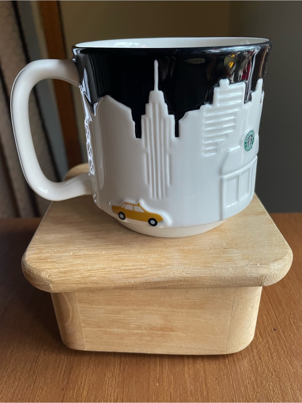 2010 STARBUCKS 3D Relief New York City Taxi Bone China Mug 4" x 4" Wide Opening